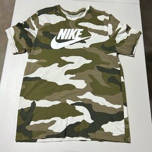 Large - Nike Camo T Shirt